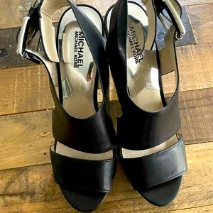 Michael Kors Carla Platform (black) 8.